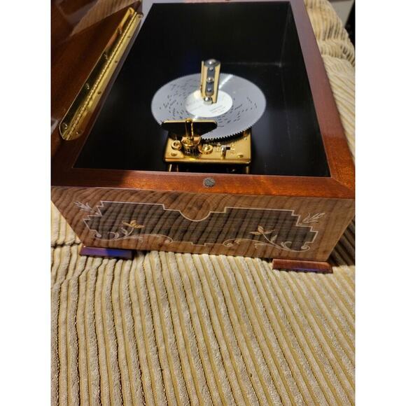 Reuge Music Upright 4-1/2" Disc Music Box With One Disc- Missing Foot - Picture 6 of 9